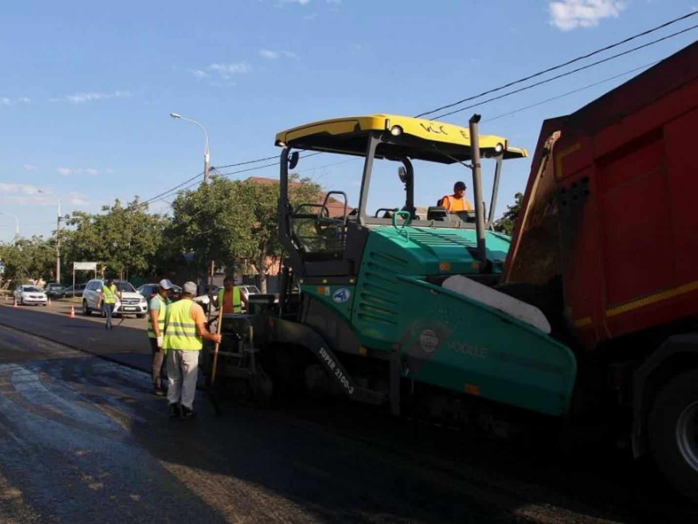 Улицу Адыгейская Набережная в Краснодаре отремонтируют раньше срока